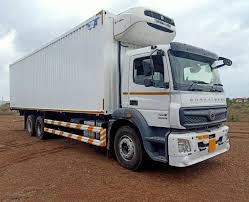 Reefer Container Truck